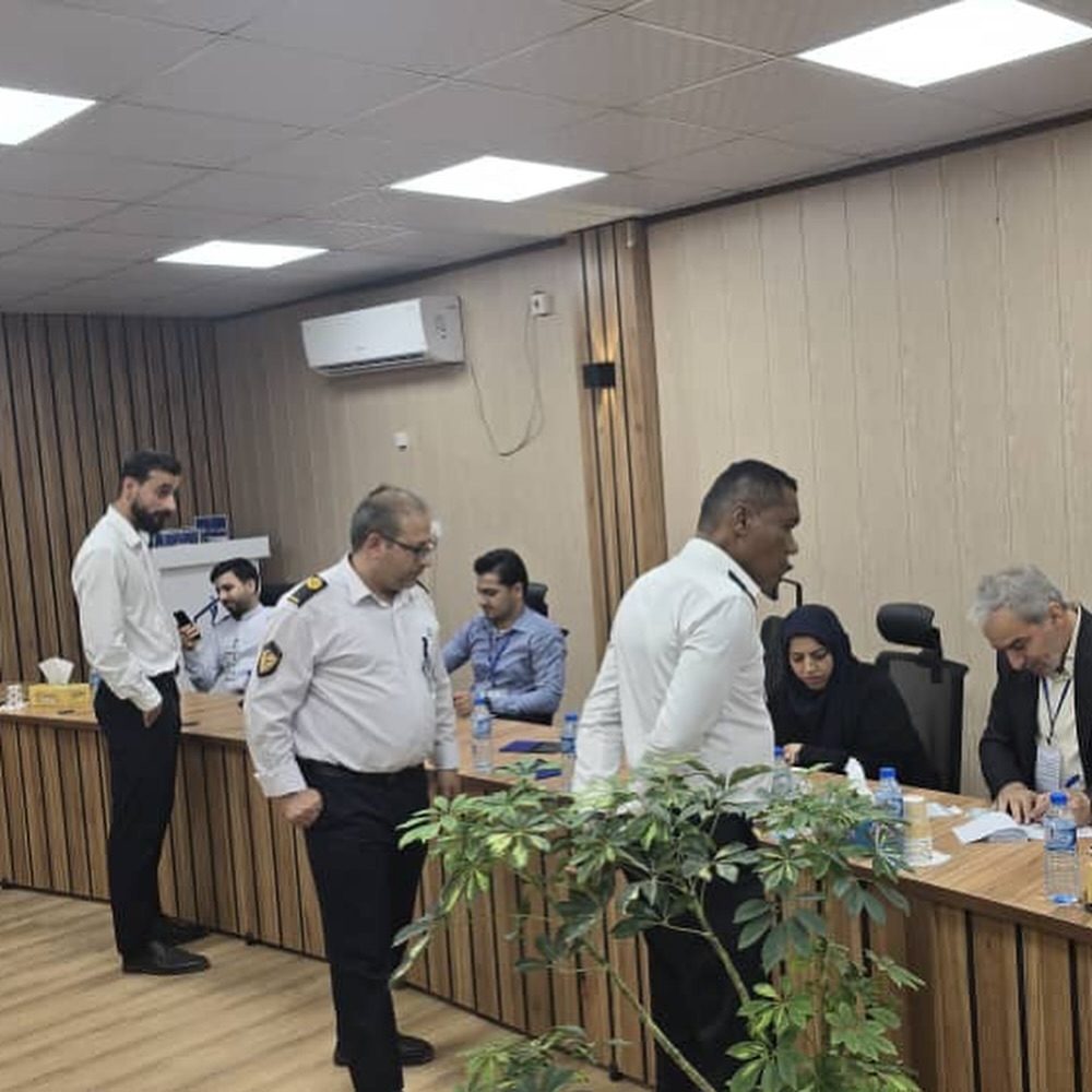 مشارکت گسترده کارکنان پتروشیمی سبلان در انتخابات ریاست جمهوریمدیران و کارکنان شرکت صنایع پتروشیمی سبلان با حضور گسترده در چهاردهمین د5
