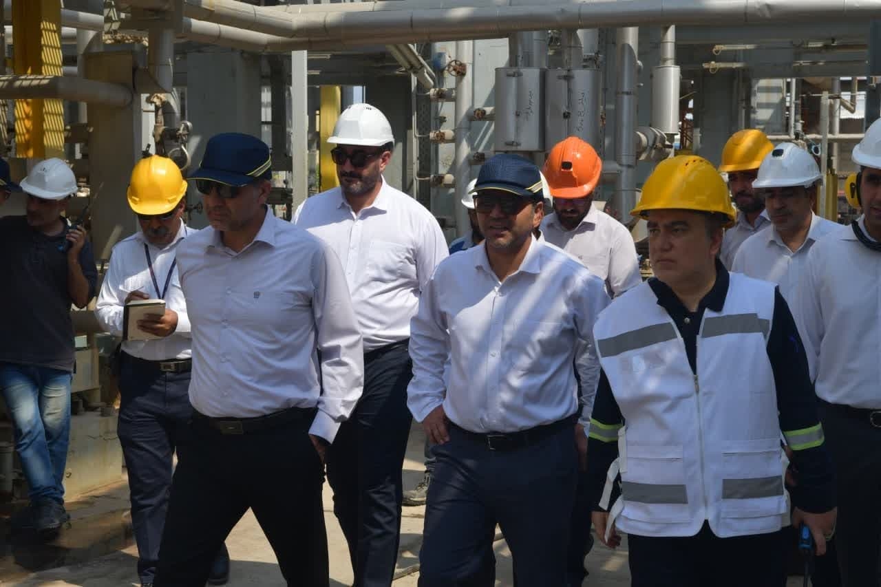 مهندس فخرایی پتروشیمی مروارید 2