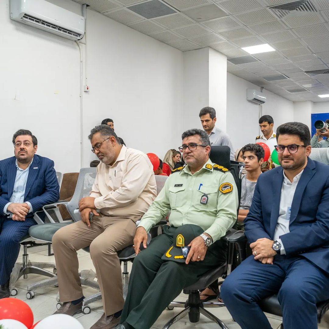 گزارش تصویری بازدید مقامات عسلویه از شعبه اخذ رأی پتروشیمی صدف خلیج فارس در چهاردهمین دوره انتخابات ریاست جمهوری فرماندار، فرمانده ان8