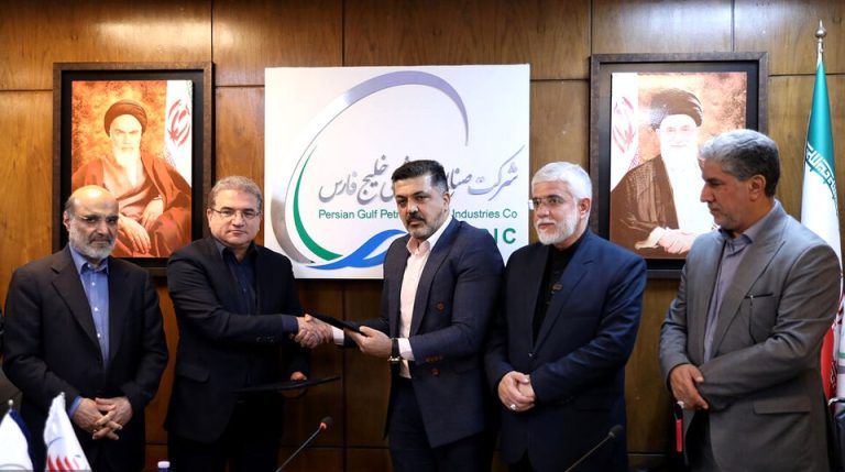 قرارداد پتروشیمی گلستان منعقد شد