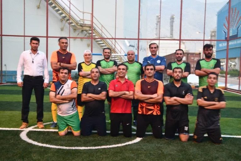 چمن مصنوعی مینی‌فوتبال مجتمع مروارید را با انجام بازی افتتاح کرد.