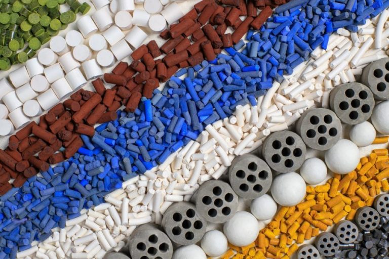 انتقال فناوری و بومی‌سازی کاتالیست‌های صنایع پالایشی، پتروشیمی و گاز برگزار می‌شود