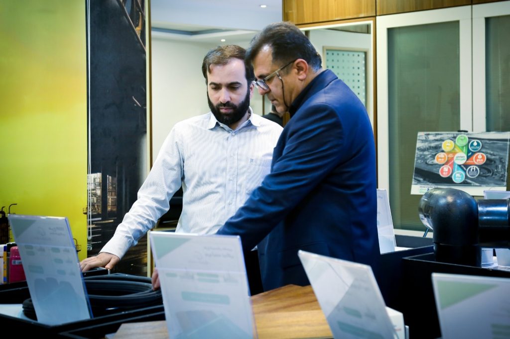 بازدید مدیرعامل تروشیمی سبلان از نمایشگاه پترول 2