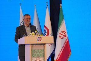 هم‌اکنون وزیر کار در آیین بهره‌برداری از پتروشیمی پادجم 1