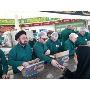 کارکنان شرکت پتروشیمی لباس خدمت امام رضا 1
