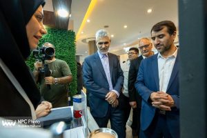 افتتاح و بازدید از نمایشگاه جانبی پانزدهمین همایش بین المللی صنعت پتروشیمی ایران IPF 4