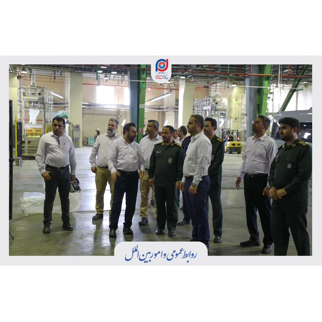 بازدید فرمانده سپاه عسلویهاز روند تولید پتروشیمی پادجمفرمانده سپاه شهرستان عسلویه با حضور در مجتمع پتروشیمی پادجم ضمن دیدار با مدیرعا5