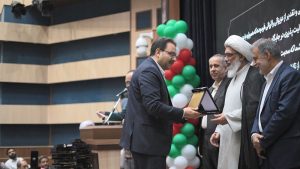 تقدیر از مدیرعامل شرکت آریاساسول به پاس کمک برای آزادی 30 زندانی نیازمند 2