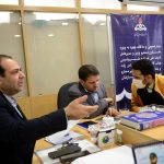 دیدار و ملاقات چهره به چهره معاون وزیر و مدیرعامل شرکت ملی صنایع پتروشیمی و مدیر توسعه منابع انسانی با کارکنان میز خدمت 4