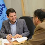 دیدار و ملاقات چهره به چهره معاون وزیر و مدیرعامل شرکت ملی صنایع پتروشیمی و مدیر توسعه منابع انسانی با کارکنان میز خدمت 8