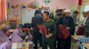 اهدای ۳۰۰ بسته کیف و نوشت افزار به دانش آموزان توسط پتروشیمی پلیمر پادجم 1