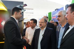 بازدید شریعتمداری از هشتمین نمایشگاه ساخت داخل نفت، گاز و پتروشیمی بازار تکنولوژی و نوآوری در عسلویه 3