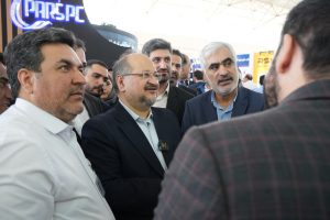 بازدید شریعتمداری از هشتمین نمایشگاه ساخت داخل نفت، گاز و پتروشیمی بازار تکنولوژی و نوآوری در عسلویه 4