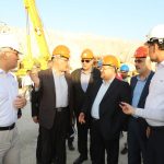 بازدید محمد شریعتمداری از ابرپروژه هرمز خلیج فارس 3