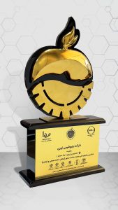 تندیس زرین ششمین جشنواره ملی صنعت سلامت محور به پتروشیمی نوری اعطا شد 4