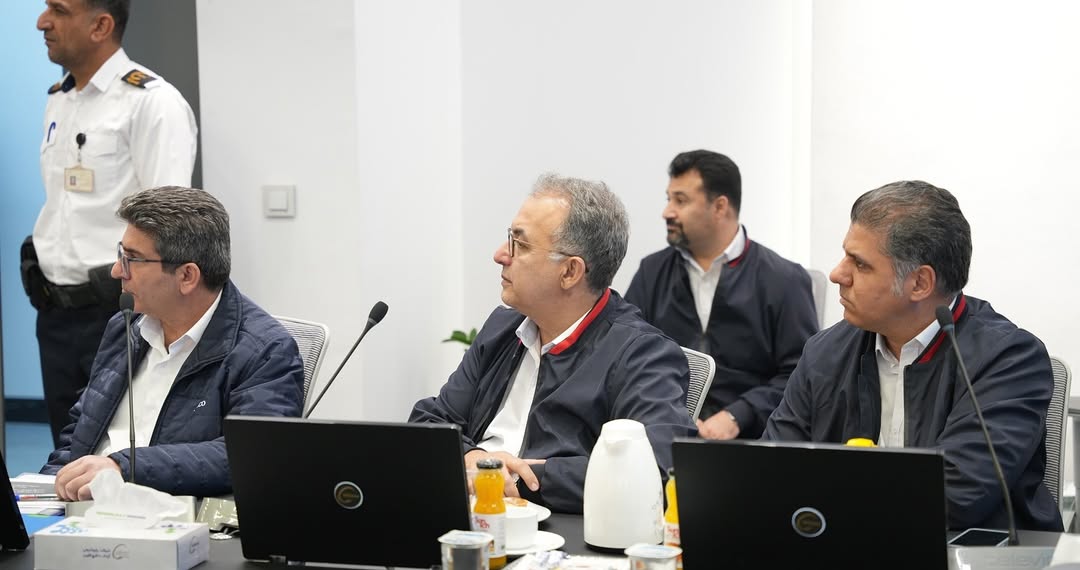 دستورات راهگشای شریعتمداری، در پتروشیمی آپادانا حل مسئله تامین زمین برای طرح MTG دستور رفع موانع تامین مالی پروژه متانول پهلوانی آپادا4