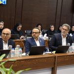 شریعتمداری در بازدید از پتروشیمی پارس 4