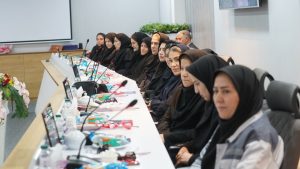مدیرعامل پتروشیمی ایلام در جمع بانوان همکار 2