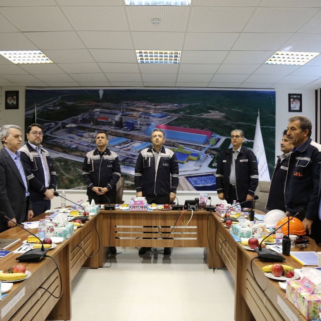 بازدید ۵ ساعته مدیران ارشد هلدینگ خلیج فارس از پتروشیمی لردگانامین نژاد باید با تمام قدرت از سرمایه سهامداران صیانت کنیم خلیلی به موض1