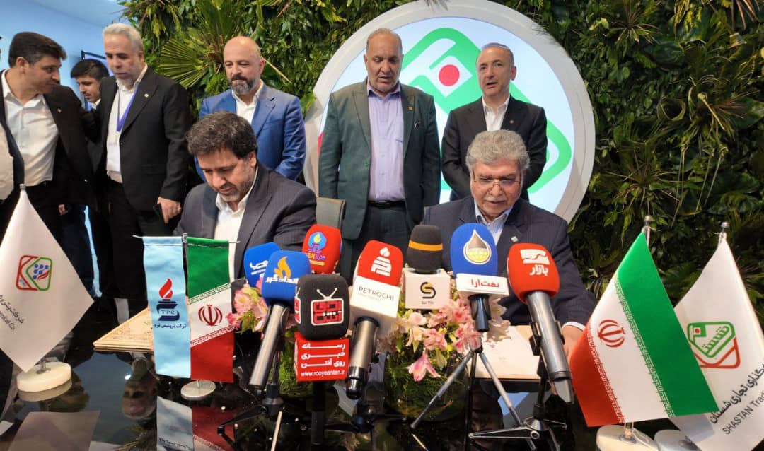انعقاد تفاهمنامه استراتژیک همکاری میان پتروشیمی تبریز و بوشهر؛ آغاز همکاری بلندمدت برای انتقال سالانه ۳۰۰ هزار تن اتیلن انعقاد تفاهمنامه استراتژیک همکاری میان پتروشیمی تبریز و بوشهر؛ آغاز همکاری بلندمدت برای انتقال سالانه ۳۰۰ هزار تن اتیلن
