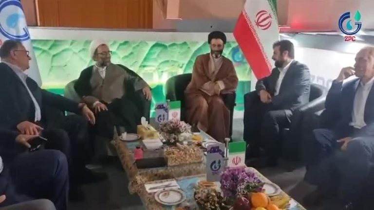 بازدید جناب دکتر حسینی کیا، نائب رئیس کمیسیون صنایع مجلس و جناب دکتر حسین زاده رئیس هیأت رئیسه‌ی صندوق بازنشستگی وزارت نفت از شرکت پتروشیمی زاگرس..
