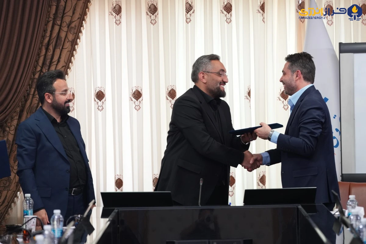 آیین تودیع و معارفه سرپرست جدید شرکت توسعه پلیمر پادجم آیین تودیع و معارفه سرپرست جدید شرکت توسعه پلیمر پادجم