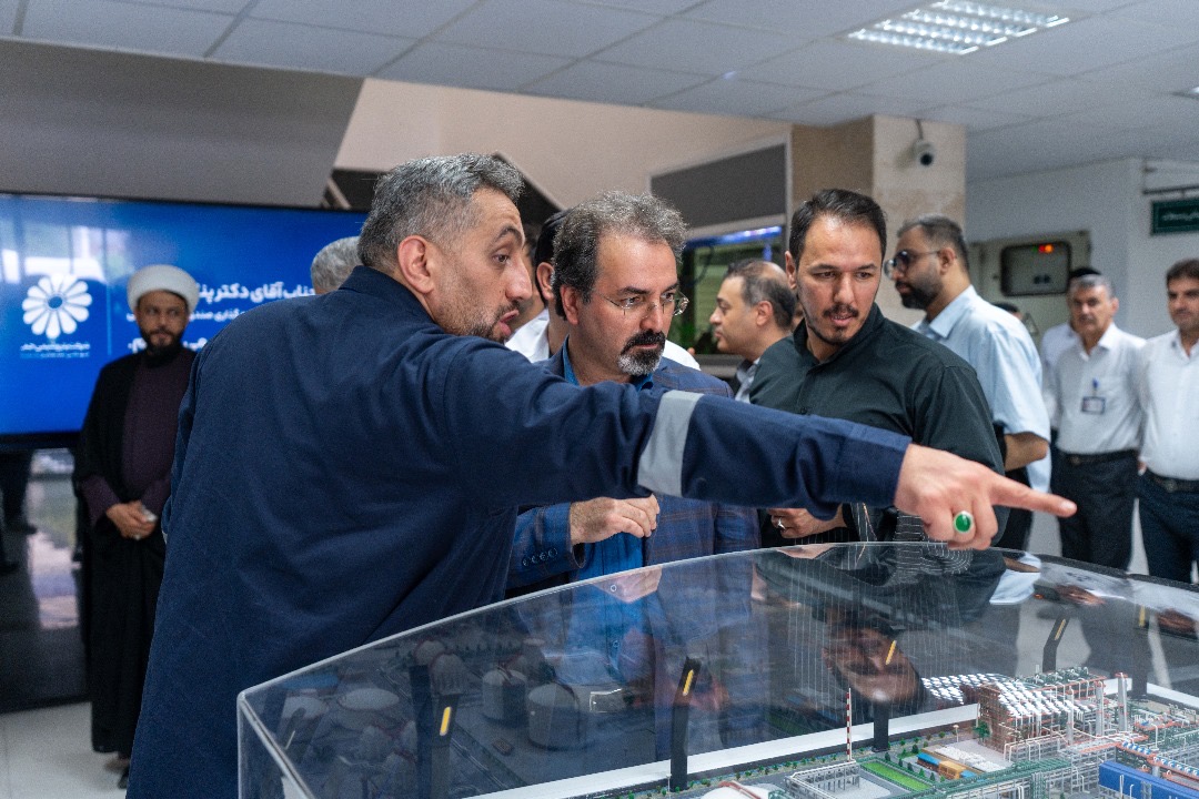 بازدید مدیر عامل شرکت سرمایهگذاری صندوق بازنشستگی کشوری از مجتمع پتروشیمی جم بازدید مدیر عامل شرکت سرمایهگذاری صندوق بازنشستگی کشوری از مجتمع پتروشیمی جم