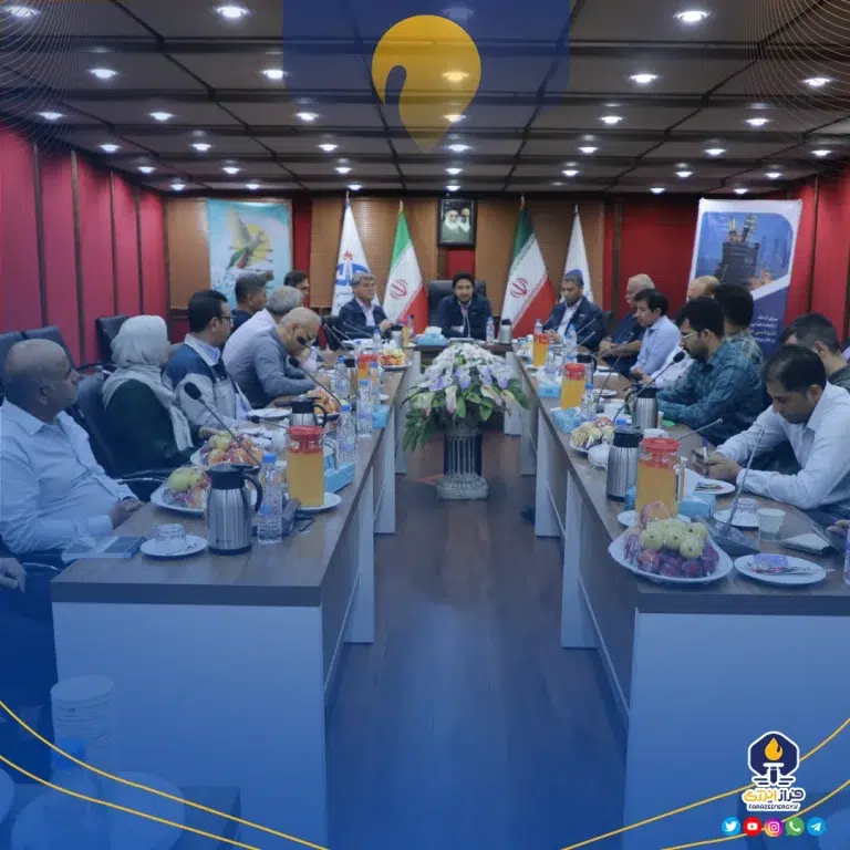 مدیرعامل پتروشیمی خارک بر وظیفه خبرنگاران در «کشف و بیان حقیقت» تاکید کرد