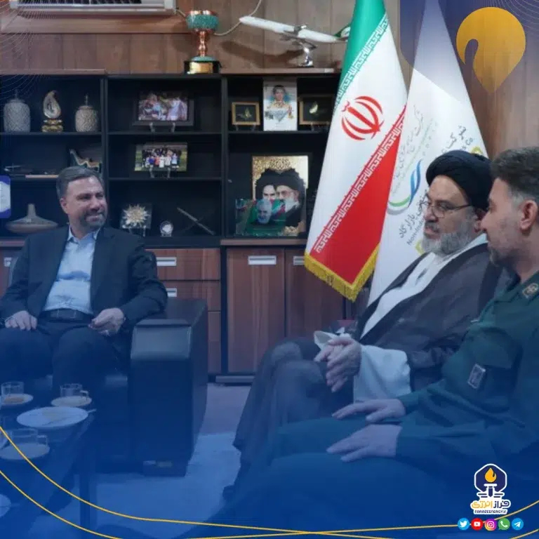 تجلیل امام جمعه و فرمانده سپاه جم از مدیرعامل پازارگاد