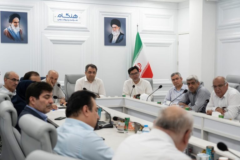 بازدید محمود امین‌نژاد و هیئت همراه از پتروشیمی هنگام و بررسی آخرین وضعیت پروژه اوره- ۱۶ شهریور ۱۴۰۴