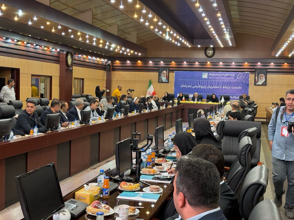 گرید جدید پلی اتیلن سنگین بندر امام با نام تجاری F۷۰۰۰ به مشتریان معرفی شد گرید جدید پلی اتیلن سنگین بندر امام با نام تجاری F۷۰۰۰ به مشتریان معرفی شد