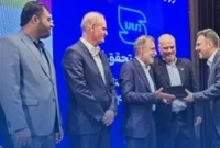 تجلیل از پتروشیمی نوری بهعنوان شرکت برتر استان در استاندارد سازی محصولات تولیدی تجلیل از پتروشیمی نوری بهعنوان شرکت برتر استان در استاندارد سازی محصولات تولیدی