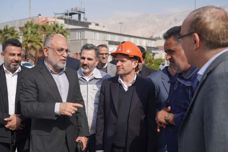 بازدید معاون وزیر و مدیرعامل شرکت ملی صنایع پتروشیمی