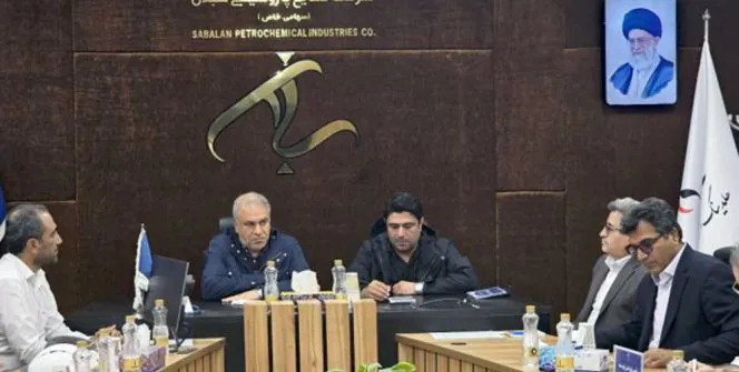 بازدید رئیس هیئت مدیره صندوق ذخیره فرهنگیان و مدیرعامل انرژی سپهر از پتروشیمی سبلان