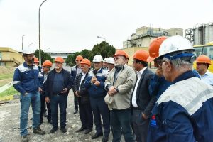 مدیرعامل شركت پژوهش و فناوری پتروشیمی از تأسیسات آسیب دیده بازدید كرد