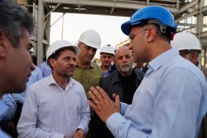 پیگیری میدانی معاون وزیر نفت از روند بازسازی واحدهای پتروشیمی در منطقه ویژه اقتصادی پتروشیمی