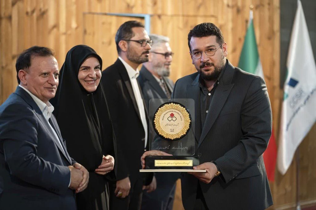 پتروشیمی تبریز نشان عالی مسئولیت اجتماعی را دریافت کرد