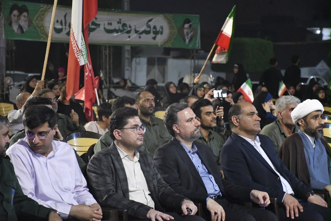حضور دکتر شیخان در دویست و ششمین تجمع شبانه مردمی در عسلویه