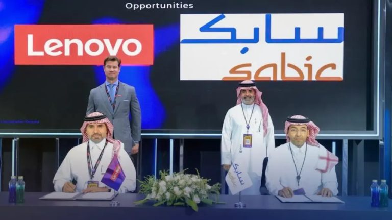 سابک و لنوو برای توسعه صنایع پیشرفته در عربستان تفاهم نامه امضا کردند
