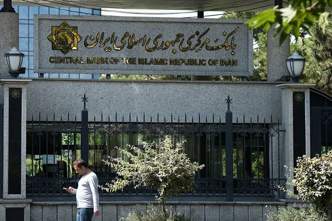نرخ تسعیر ارز بانک‌ها برای صورت‌های مالی ۶ ماهه مشخص شد