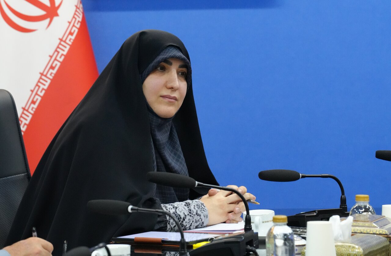 زینب قیصری رئیس کمیته پتروشیمی مجلس شد