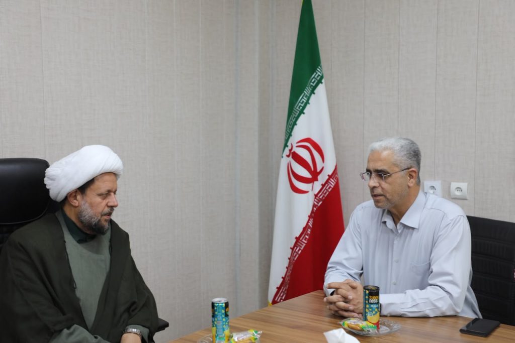 دیدار مدیرعامل شرکت مخازن سبز پتروشیمی عسلویه با امام جمعه شهرستان
