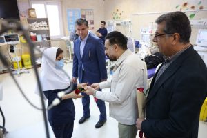 تجلیل مدیرعامل پالایشگاه آبادان از پرستاران بیمارستان امام خمینی (ره)