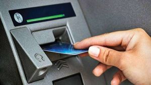 اختلال کارت های بانکی در جایگاه های سوخت به بانک مرکزی کشیده شد
