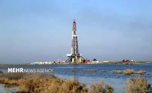 پاک سازی آلودگی های تاریخی در میدان چشمه خوش