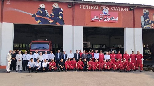 تجلیل از آتش نشانان پالایشگاه نفت بندرعباس در روز ملی ایمنی